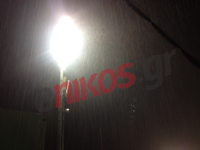 Υπό έντονη βροχή το ελληνικό clasico – ΦΩΤΟ