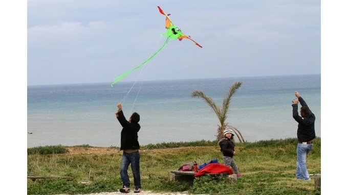 Στον...αέρα οι χαρταετοί σε πείσμα του καιρού!