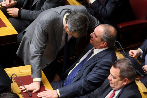 Τι ψιθύρισε ο Καραμανλής στον Σαμαρά;