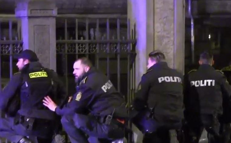 Έρευνα της αστυνομίας σε ίντερνετ καφέ στην Κοπεγχάγη – ΦΩΤΟ