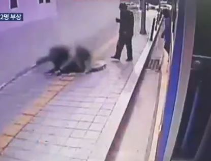 Τους κατάπιε το πεζοδρόμιο – ΒΙΝΤΕΟ