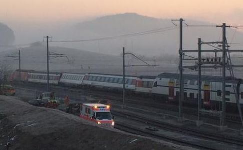 Ελβετία – 49 οι τραυματίες από τη σύγκρουση των τρένων