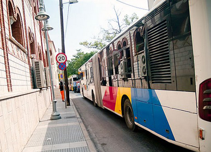 Στις φλόγες λεωφορείο του ΟΑΣΘ