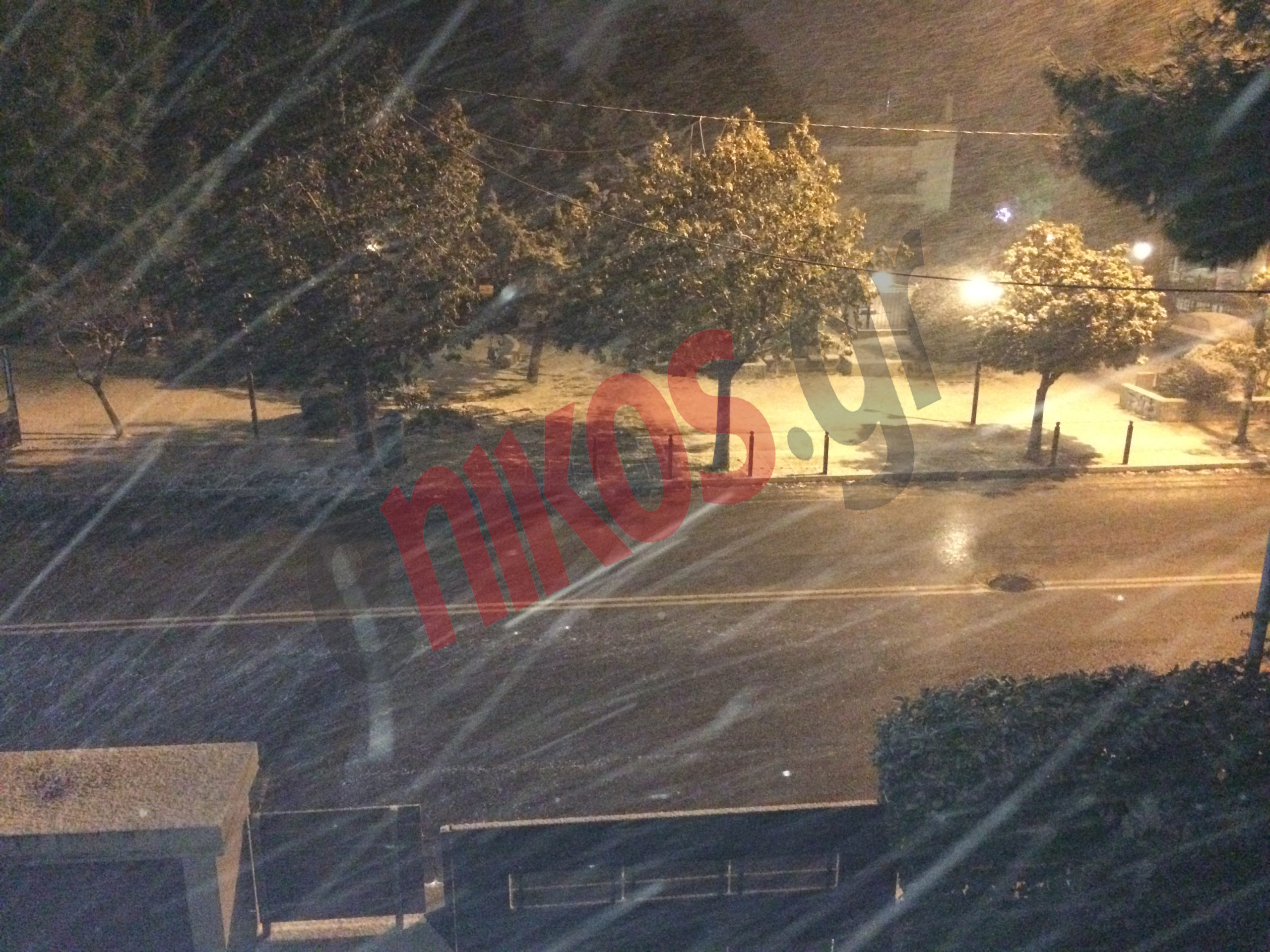 Έντονη χιονόπτωση στη Νέα Ερυθραία – ΦΩΤΟ