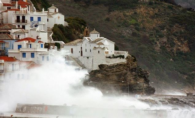 Προβλήματα στη Σκόπελο λόγω των δυνατών ανέμων