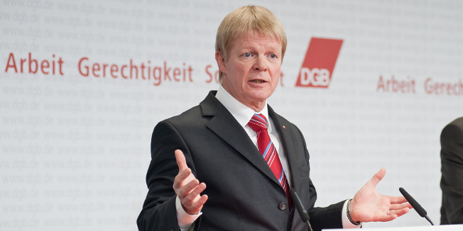 “Λογική η πρόταση Βαρουφάκη” λέει η Γερμανική Συνομοσπονδία Συνδικάτων