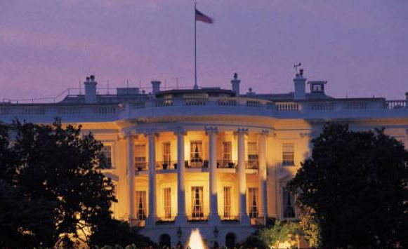 Οι ΗΠΑ εξετάζουν αποστολή στρατιωτικού εξοπλισμού στην Ουκρανία