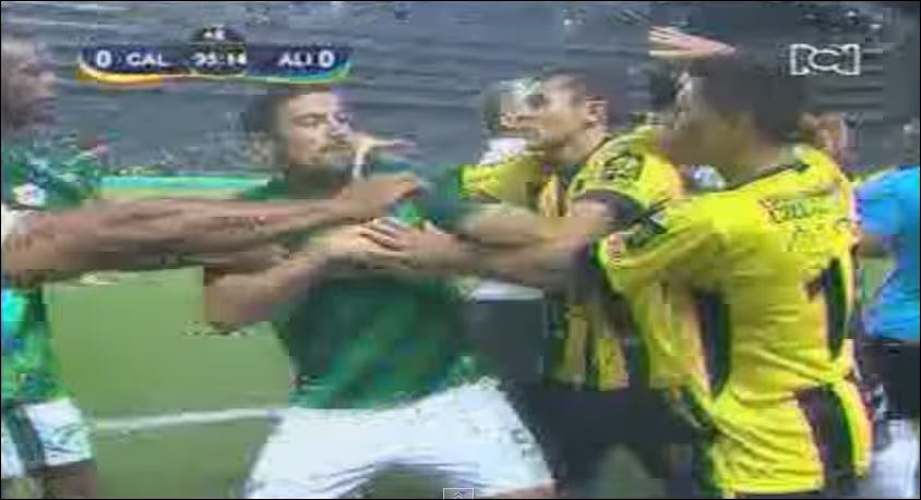 Έκτροπα σε γήπεδο της Κολομβίας – ΒΙΝΤΕΟ