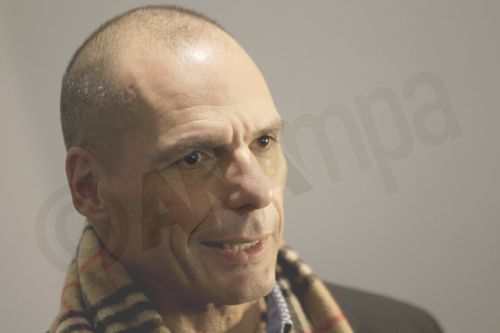 Γαλλικός Τύπος: «Ο Βαρουφάκης στον λάκκο με τα λιοντάρια»