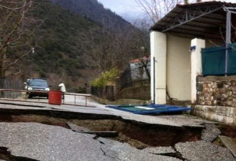 Εικόνες καταστροφής από το χωριό Κλεπά – ΦΩΤΟ