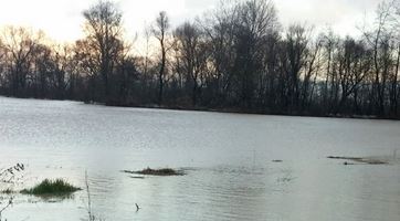 Υπερχείλισε ο Πηνειός στα Τρίκαλα – ΒΙΝΤΕΟ