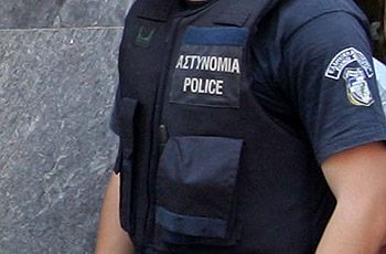 Σε διαθεσιμότητα ο αστυνομικός των κρατητηρίων του Α.Τ. Κορίνθου