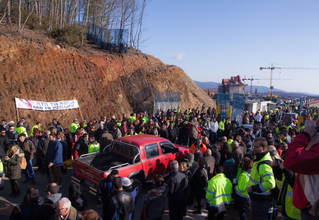 Οι εργαζόμενοι φτάνουν στις Σκουριές – ΦΩΤΟ