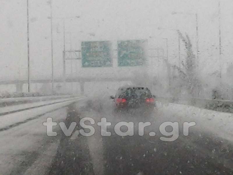 Με δυσκολία η κίνηση στην εθνική οδό σε Μαρτίνο, Κάστρο και Υλίκη – ΦΩΤΟ