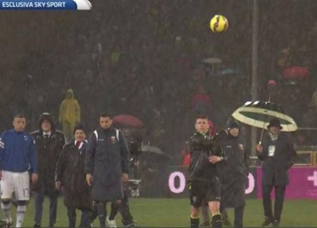 Αναβολή του ντέρμπι λόγω βροχής στη Γένοβα – ΒΙΝΤΕΟ