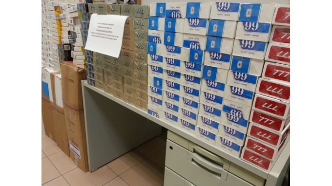 Λαθραία τσιγάρα μέσω… μεταφορικής – ΦΩΤΟ