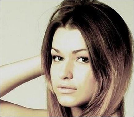 Η καλλονή σύντροφος του δολοφονημένου Νεμτσόφ – ΦΩΤΟ