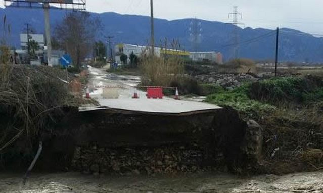 Έκλεισε η έξοδος της Λαμίας προς Αθήνα – ΦΩΤΟ