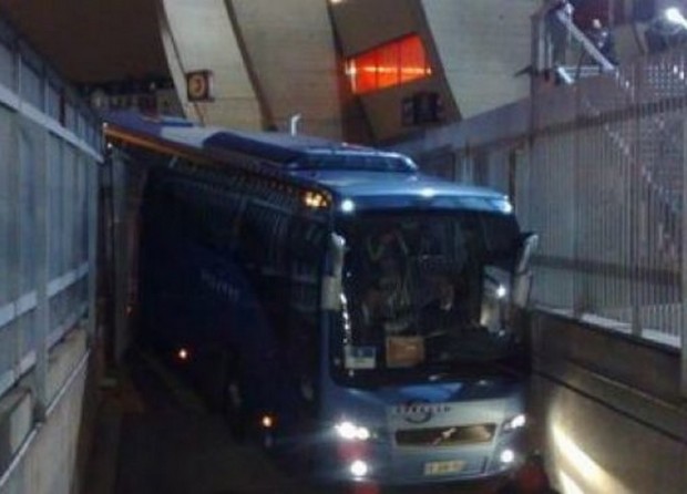 Σφήνωσε… το πούλμαν της Τσέλσι – ΦΩΤΟ