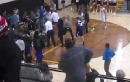 Τρομερό ξύλο σε σχολικό πρωτάθλημα – ΒΙΝΤΕΟ