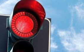 Το κόκκινο “βλάπτει” τους… οδηγούς