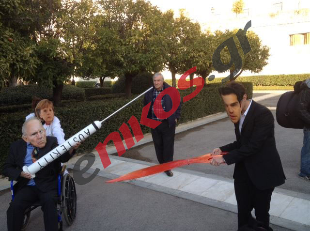 Διαδηλωτές “ντύθηκαν” Μέρκελ και Σόιμπλε – ΦΩΤΟ – ΤΩΡΑ