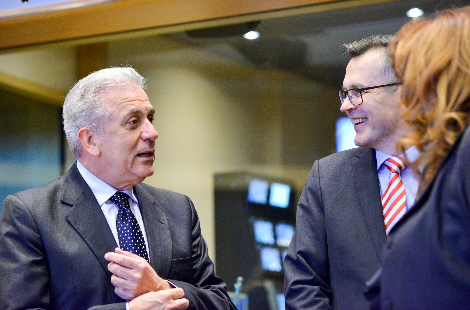 Η πρόταση Αβραμόπουλου για τα «έξυπνα σύνορα»