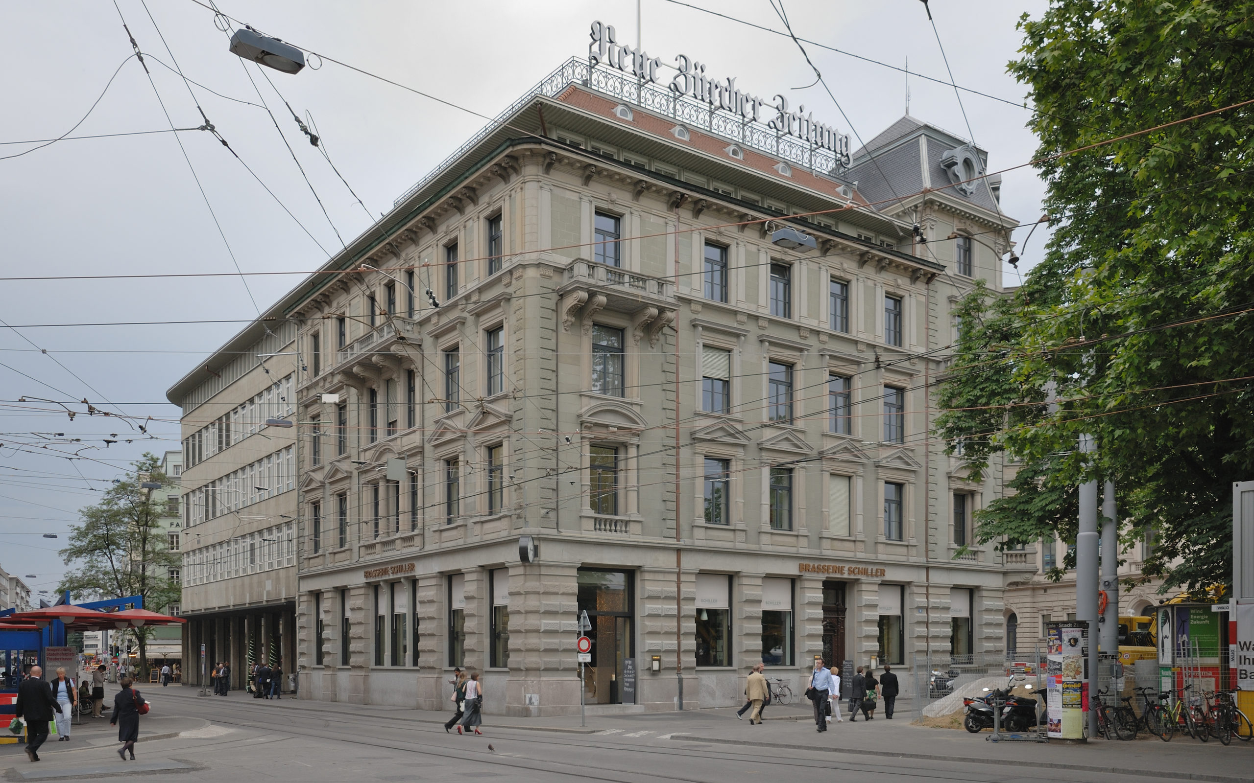 Neue Zürcher Zeitung: Οι Έλληνες στο πλευρό της κυβέρνησης