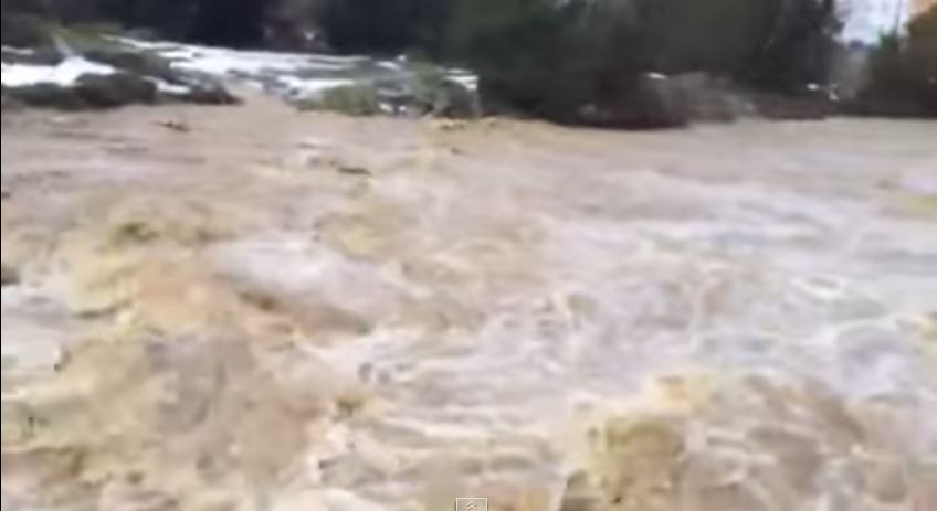 Υπερχείλισε ο Αναποδάρης ποταμός στην Κρήτη – ΒΙΝΤΕΟ