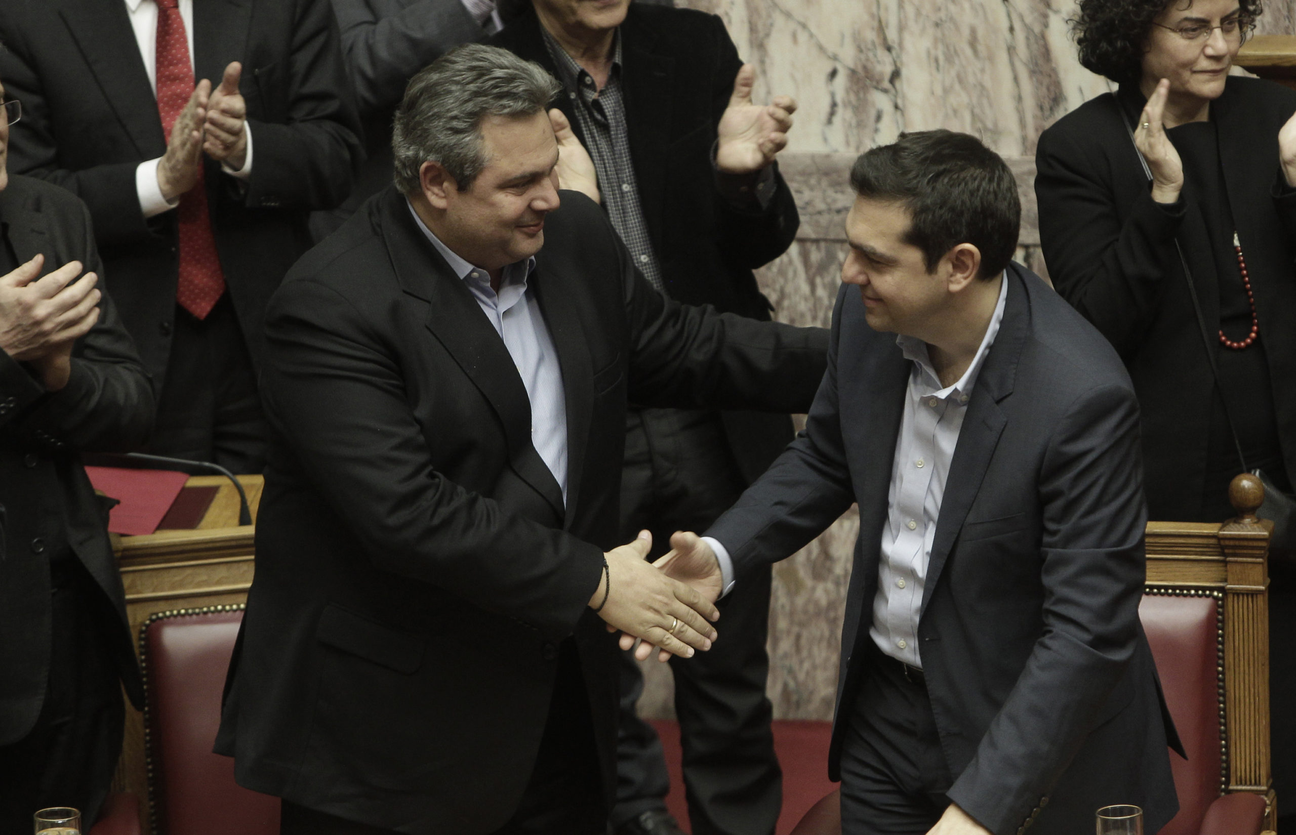 162 «ναι» στην κυβέρνηση – Τα ευτράπελα και οι κόντρες – ΒΙΝΤΕΟ