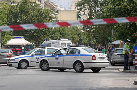 Έριξαν χειροβομβίδα σε εστιατόριο στην Καστέλα