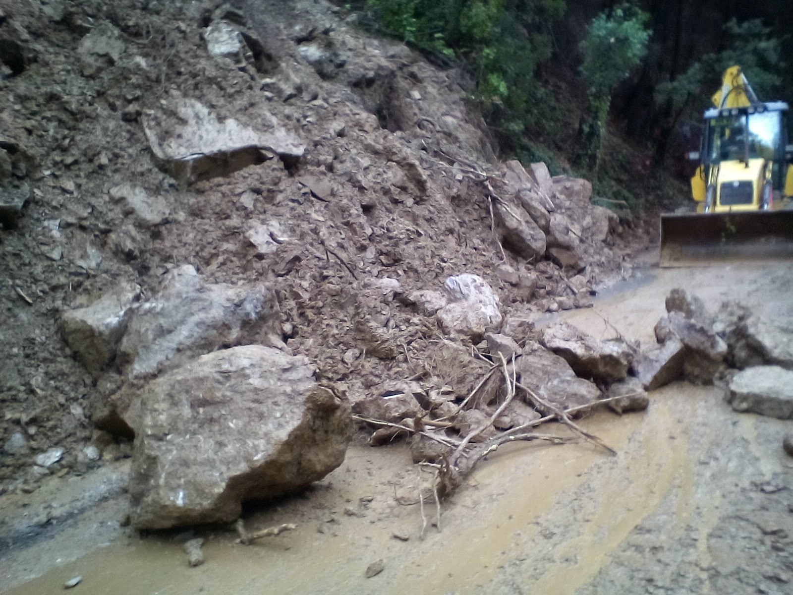Κατολισθήσεις στη Σάμο λόγω βροχοπτώσεων