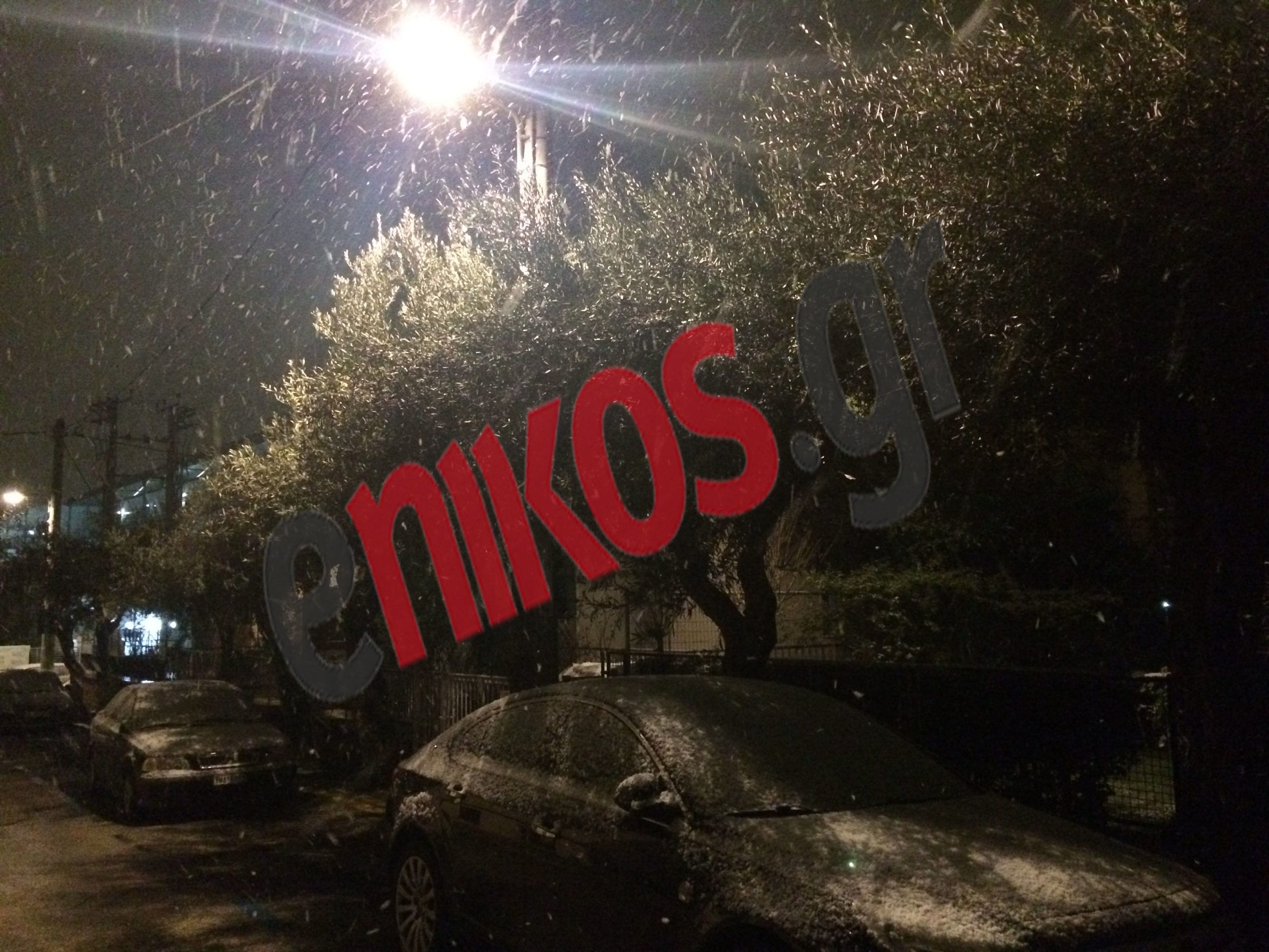 Χιονίζει στο Μαρούσι – ΦΩΤΟ