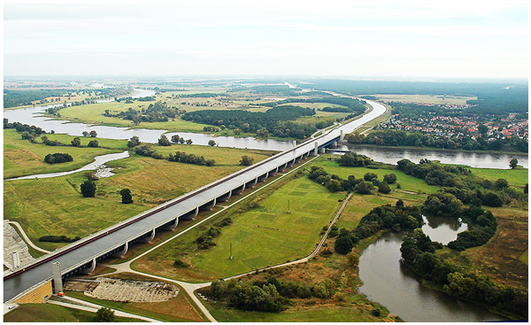 perierga.gr - Ένας ποταμός επάνω σε έναν... ποταμό!