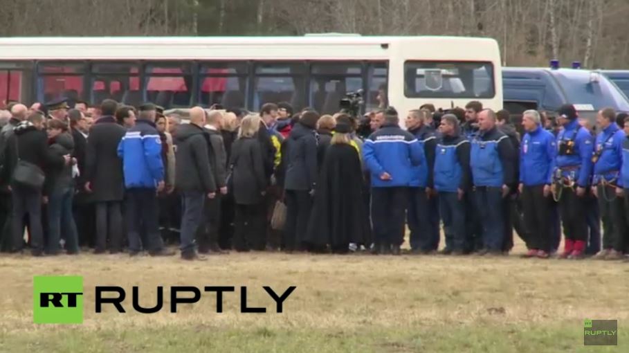 Live – Στο σημείο της συντριβής Μέρκελ, Ολάντ και Ραχόι