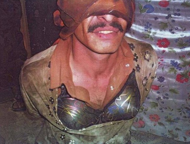 Τζιχαντιστές ντύθηκαν γυναίκες για να διαφύγουν – ΦΩΤΟ