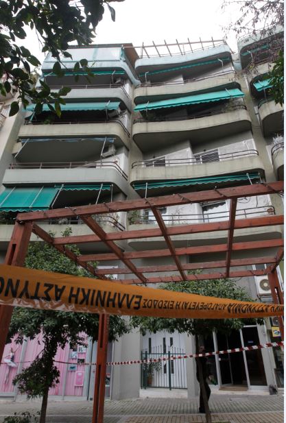 Ο πατέρας του βρέφους που βρήκε φρικτό θάνατο στο Βύρωνα – ΒΙΝΤΕΟ