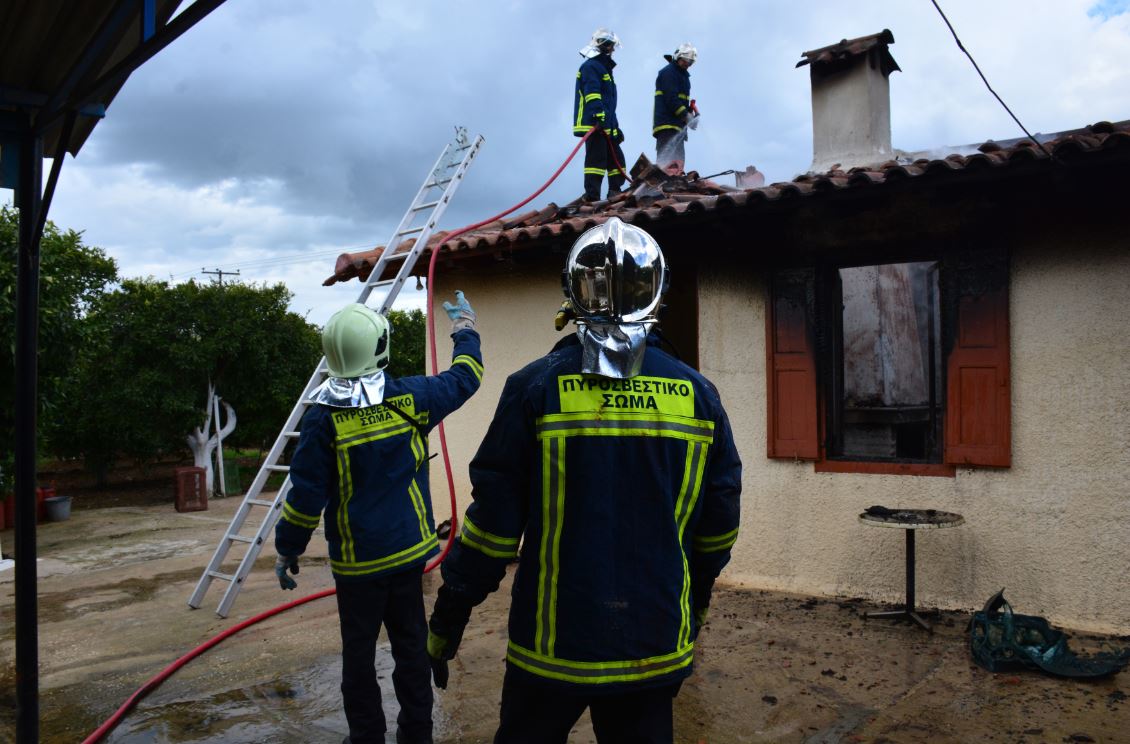 Πυρκαγιά στο σπίτι ηλικιωμένης – ΦΩΤΟ
