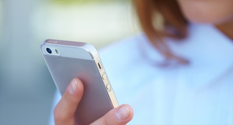 12χρονη επιχείρησε να δολοφονήσει τη μητέρα της για… το iPhone