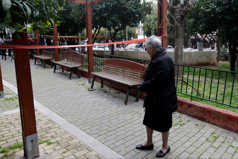 Εικόνες από το σημείο της τραγωδίας στο Βύρωνα