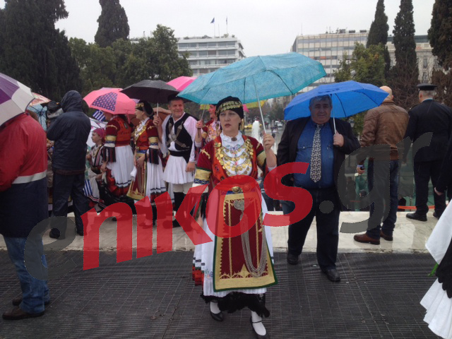 Χορευτικά σύνολα στο Σύνταγμα – ΦΩΤΟ