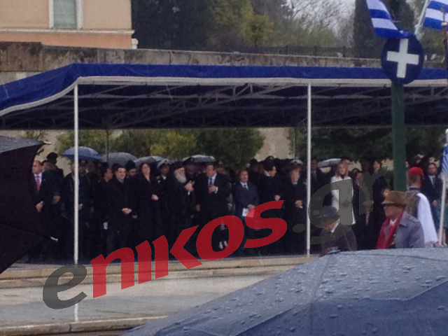 Ο Πρωθυπουργός, η Κωνσταντοπούλου και ο Καμμένος στην εξέδρα των επισήμων – ΦΩΤΟ