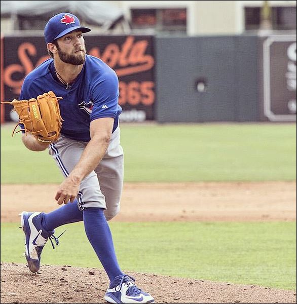 Είναι εκατομμυριούχος αλλά ζει σε… φορτηγάκι – ΒΙΝΤΕΟ