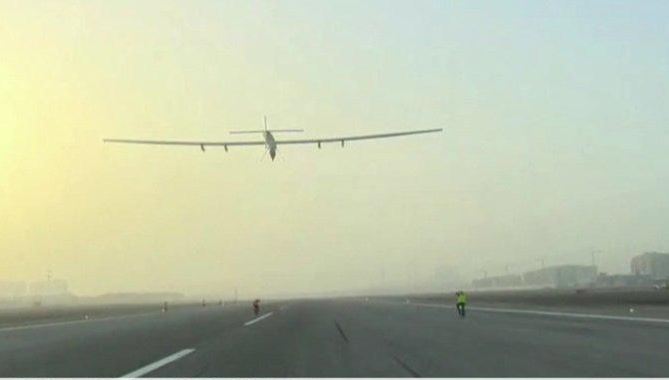 Απογειώθηκε το ηλιακό αεροπλάνο Solar Impulse 2 – ΒΙΝΤΕΟ, ΦΩΤΟ