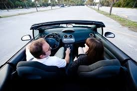 Πράγματα που θυμώνουν τον άνδρα, όταν οδηγεί