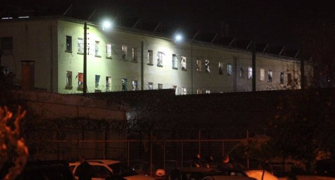 Δεν μπαίνουν στα κελιά τους οι κρατούμενοι στις φυλακές Κορυδαλλού
