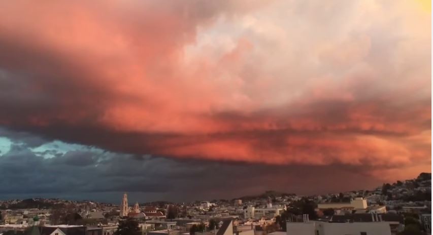 Κοκκίνισε ο ουρανός του Σαν Φρανσίσκο – ΒΙΝΤΕΟ