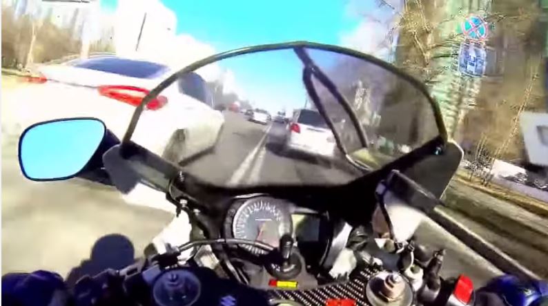 Επικίνδυνη οδήγηση κατέληξε σε ατύχημα – ΒΙΝΤΕΟ