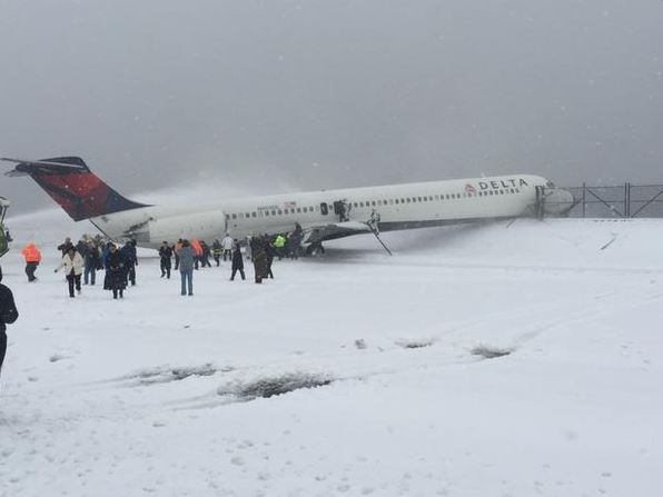 Κλειστό το αεροδρόμιο LaGuardia – ΦΩΤΟ