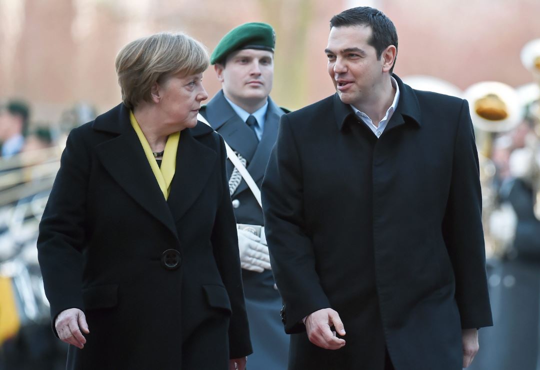 Τα χαμόγελα Τσίπρα-Μέρκελ – ΦΩΤΟ